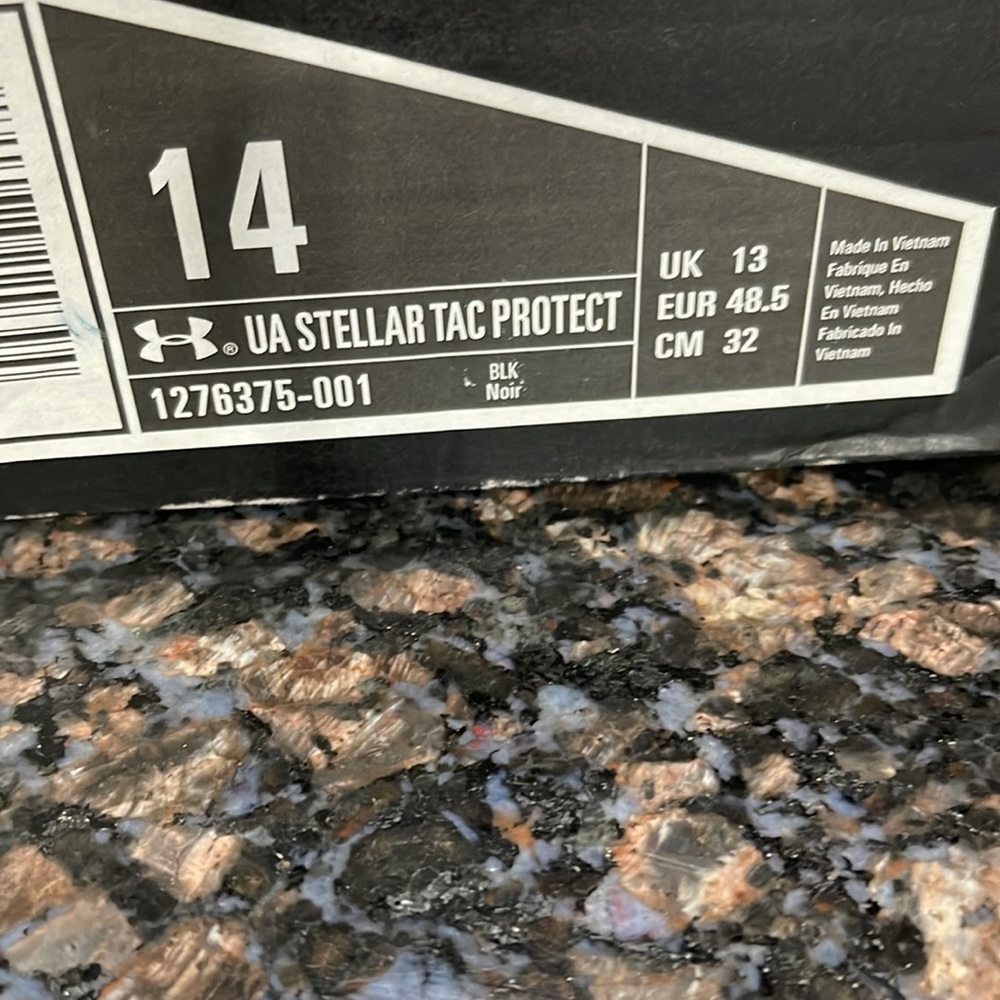 Mens (new-in box) Under Amour tac. boots
